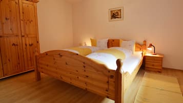 2 chambres, coffres-forts dans les chambres, Wi-Fi, draps fournis