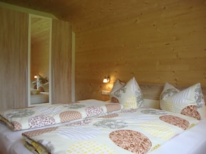 3 chambres, lit parapluie, Wi-Fi, draps fournis