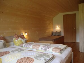 3 bedrooms, travel cot, WiFi, bed sheets