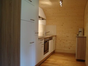 Fridge, oven, dishwasher, coffee/tea maker