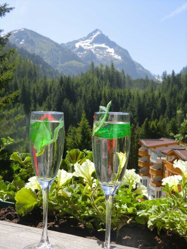 Luokittelematon kuva, 1 kautta 50, painike