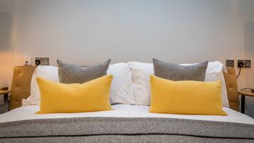 Intimate Double | Escrivaninha, Wi-Fi de cortesia, roupa de cama