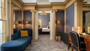 Fabulous Double | Desk, free WiFi, bed sheets