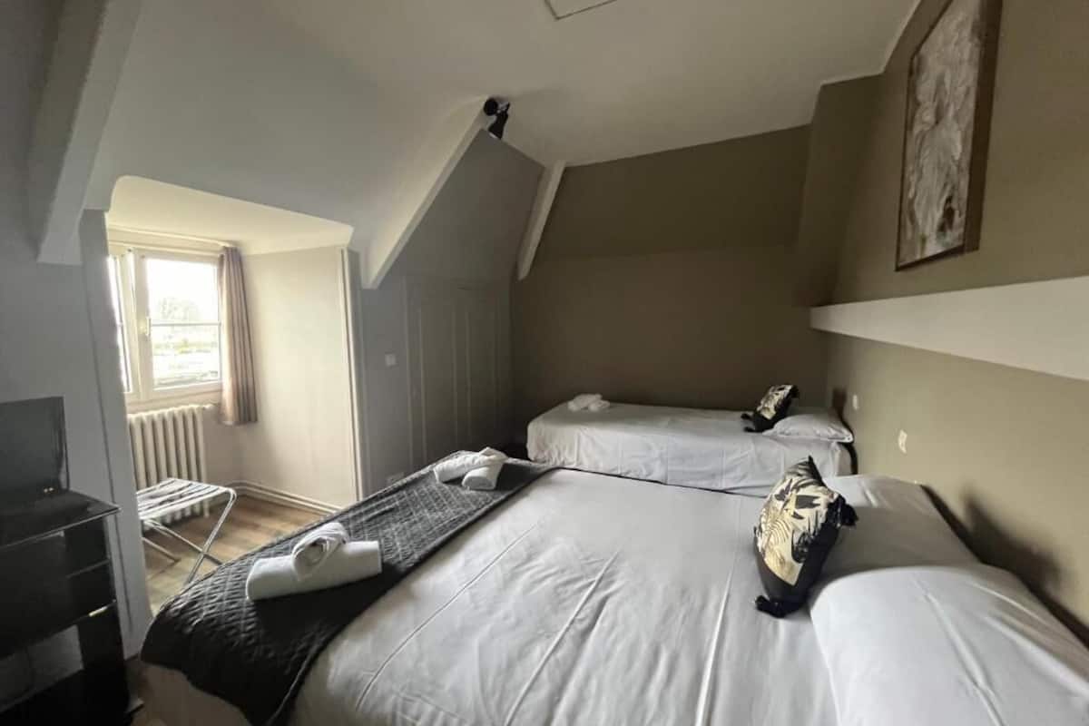 family room, 1 bedroom | view from room