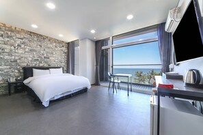 VIP Room, Ocean View (Extra Duvet cost KRW10,000, Mixed Gender not allowed for more than 3) | Free WiFi