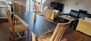 Unclassified image, 2 of 43, button