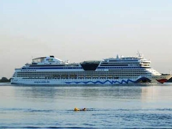 Unclassified image, 1 of 43, button