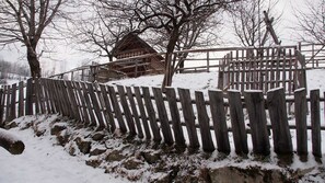 المنطقة المحيطة بالمنشأة