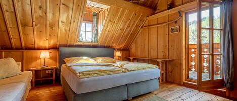 3 Schlafzimmer, Schreibtisch, Reisekinderbett, Internetzugang