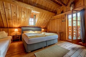 3 habitaciones, escritorio, cuna de viaje y internet 