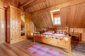 3 Schlafzimmer, Schreibtisch, Reisekinderbett, Internetzugang