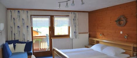 1 bedroom, desk, WiFi, bed sheets