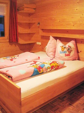 2 Schlafzimmer, Reisekinderbett, WLAN, Bettwäsche