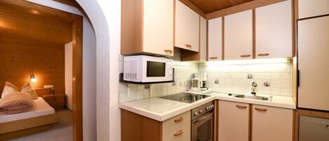 冷蔵庫、電子レンジ、オーブン、食器洗い機