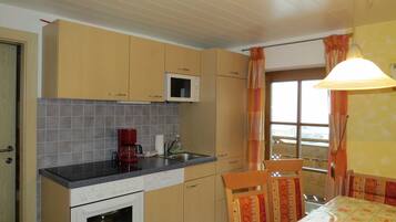 Frigorifero, microonde, forno, lavastoviglie