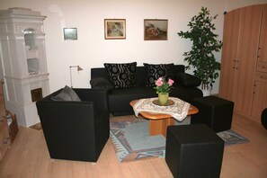 TV, caminetto