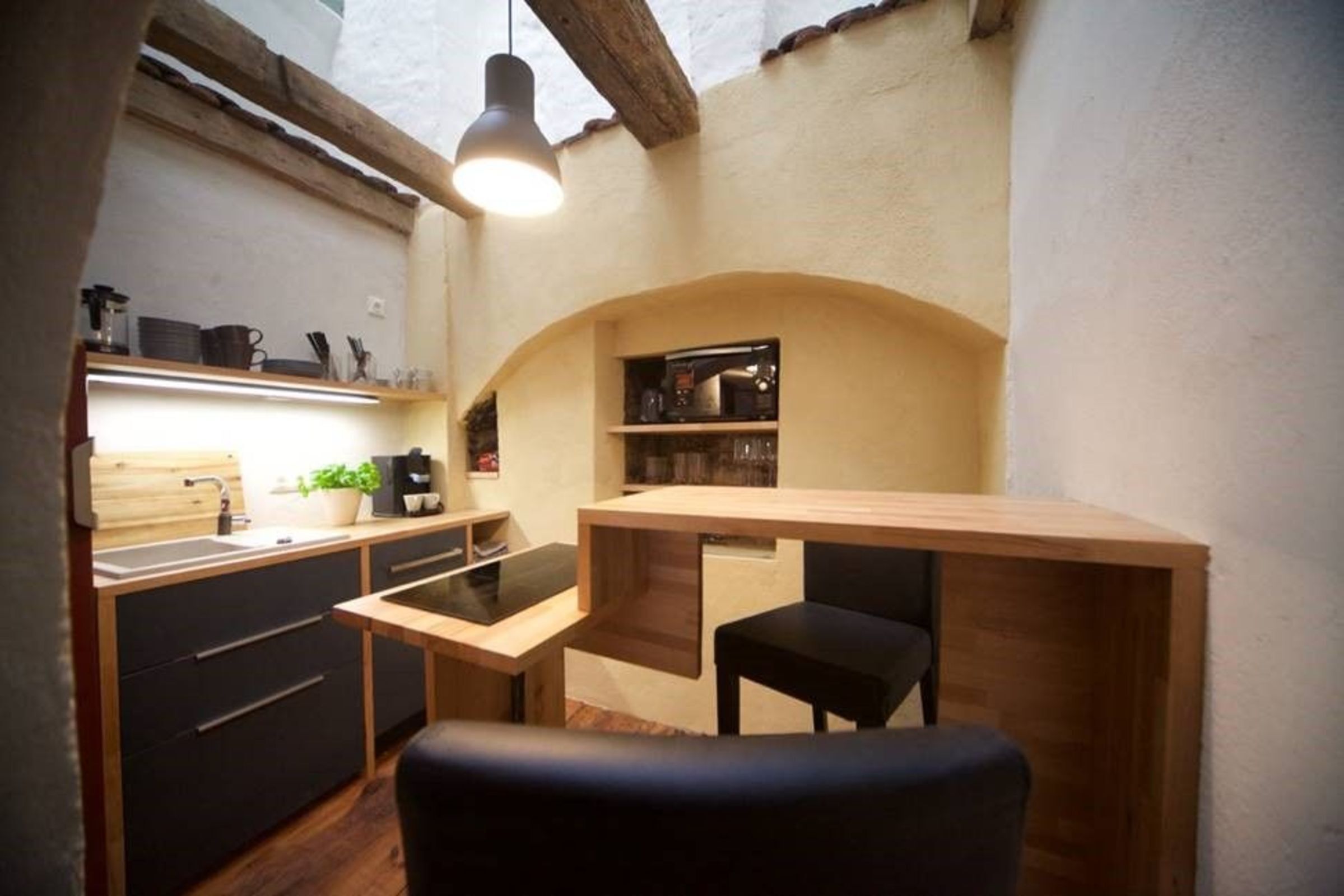 Kühlschrank, Mikrowelle, Geschirrspüler, Hochstuhl