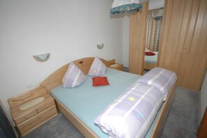 1 bedroom, WiFi, bed sheets