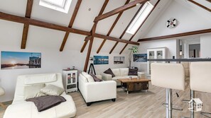 Unclassified image, 5 of 36, button