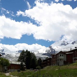 Unclassified image, 3 of 10, button