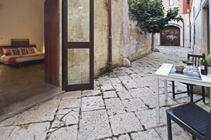 Family Studio | Terrace/patio - B&B Affittacamere del Teatro (Brindisi)