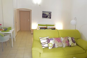 Studio Kota, 1 Tempat Tidur Queen | Area keluarga | TV layar datar