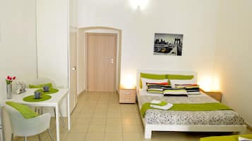 Kaupunkistudio, 1 keskisuuri parisänky | 1 makuuhuone, minibaari, ilmainen Wi-Fi, vuodevaatteet