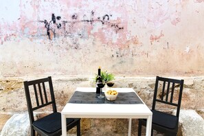 Family Studio | Terrace/patio - B&B Affittacamere del Teatro (Brindisi)