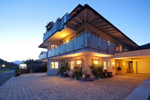 Unclassified image, 1 of 38, button