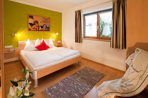 2 bedrooms, in-room safe, travel cot, WiFi