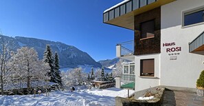 Property grounds - Apartment 1 with balcony - House Rosi (Rehmen)