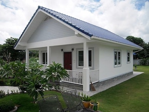 Porch - Blue Roof Bungalow (Rayong)