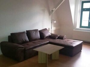 TV - Apartment IV. First floor (DG), 75m��, 2 bedrooms without balcony - Old Fire Station Görlitz City (Görlitz)