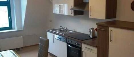 Fridge, microwave, oven, coffee/tea maker