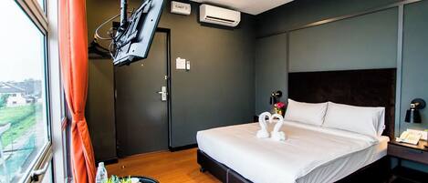 Desk, iron/ironing board, free WiFi, bed sheets