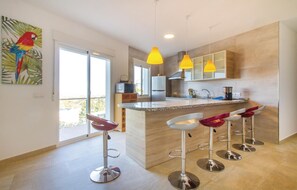 Kühlschrank, Herdplatte, Geschirrspüler