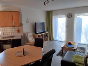 Unclassified image, 4 of 24, button