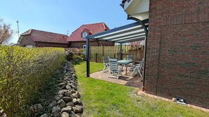 Unclassified image, 2 of 24, button