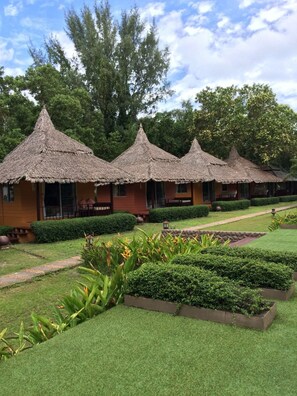 Deluxe Sea View  | Garden - Payam Cottage Resort (Ranong)