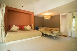 Family Deluxe Room | 저자극성 침구, 책상, 간이 침대, 침대 시트