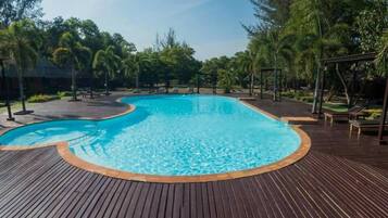 Outdoor pool, pool loungers