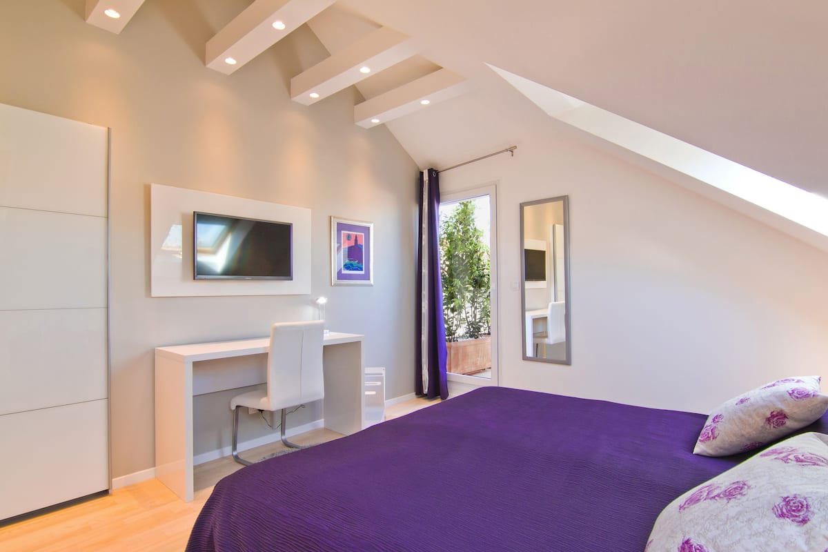 Habitación doble Deluxe, Terraza | Ropa de cama de alta calidad y caja de seguridad en la habitación
