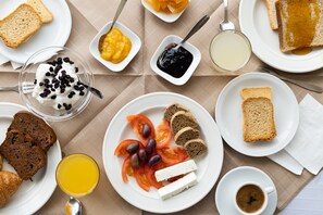 Déjeuner servi tous les jours en supplément