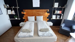 Inspire Apartment | Bàn ủi/dụng cụ ủi quần áo, bộ trải giường 