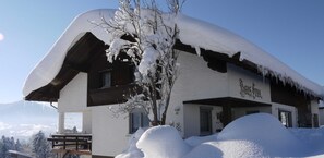 Unclassified image, 3 of 17, button