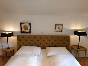 1 quarto, escrivaninha, Wi-Fi, roupa de cama