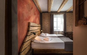 Standard Double or Twin Room | Desk, free WiFi, bed sheets - Castle Hotel Daniel (Bradut)