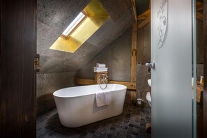 Superior Double or Twin Room | Bathroom | Free toiletries, hair dryer, bathrobes, slippers