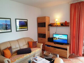 Fernseher, Tischtennisplatte