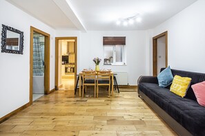 Leilighet – deluxe | Oppholdsområde | Smart-TV